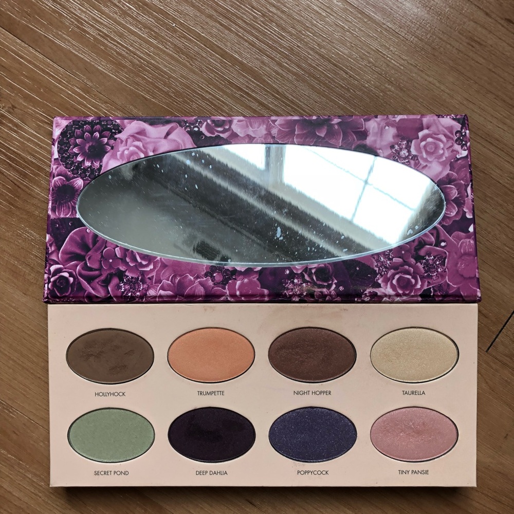 Farina Tarantino eyeshadow palette